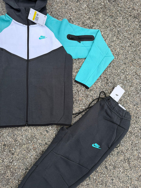 Chandal Nike Tech Retro Negro Blanco Azul