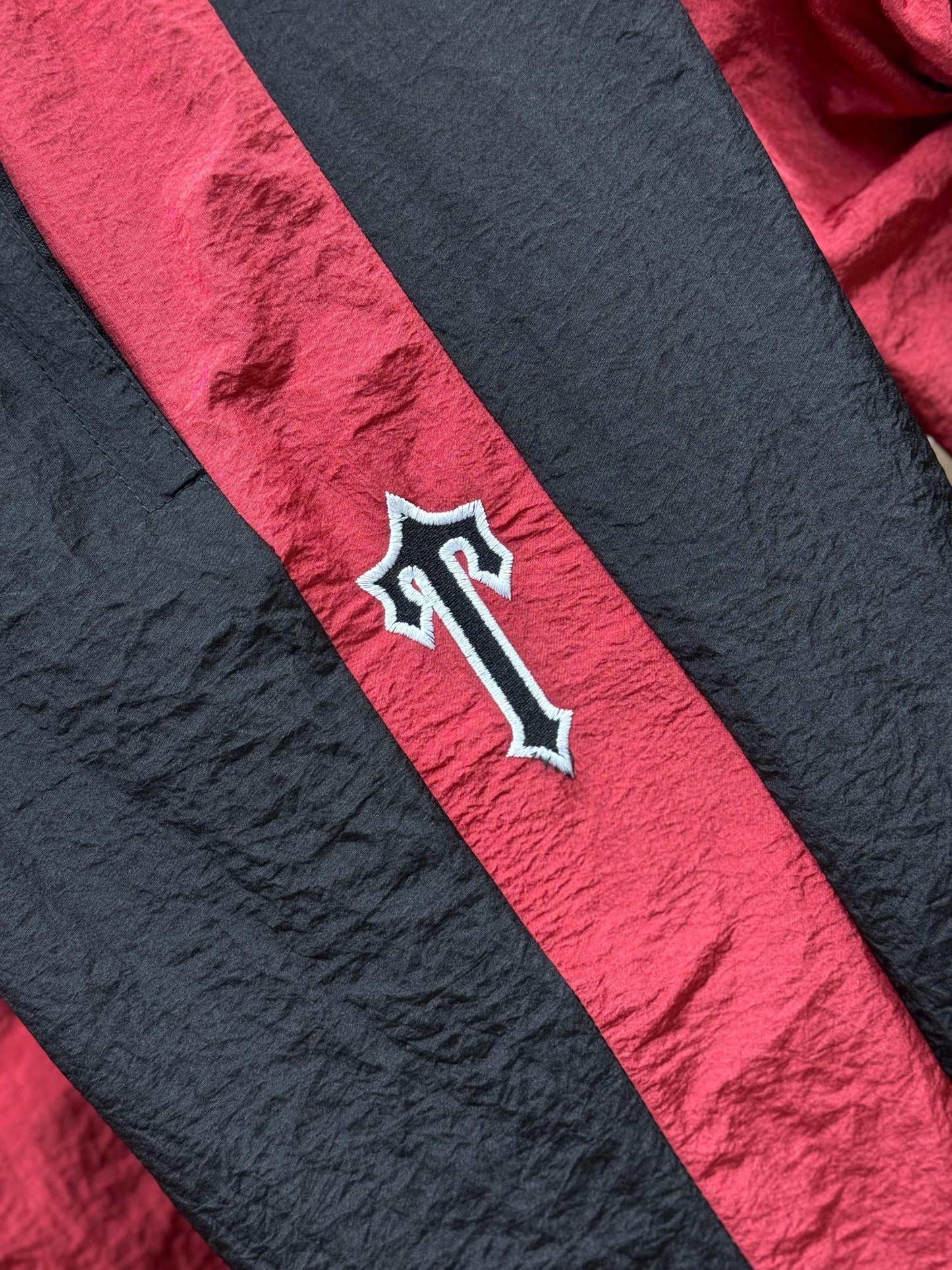 Chandal Trapstar Rojo Negro