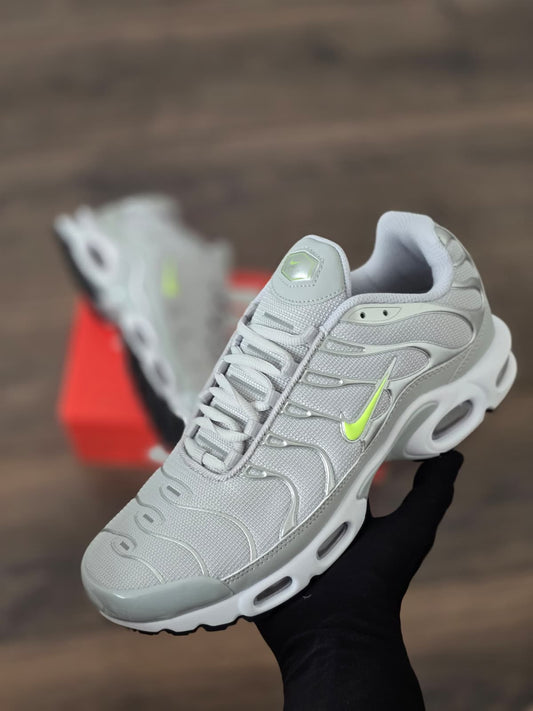 Nike TN Gris Logo Verde