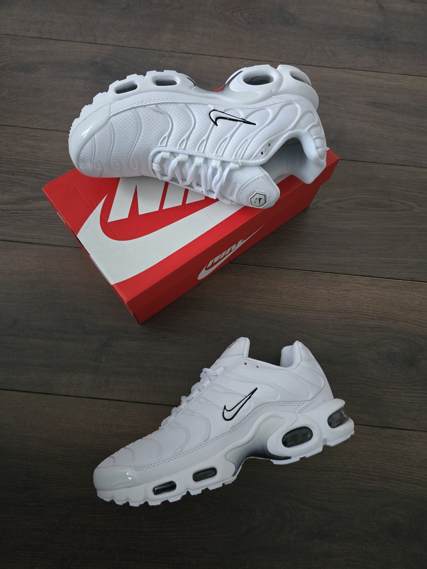 Nike TN Blanco Logo Negro