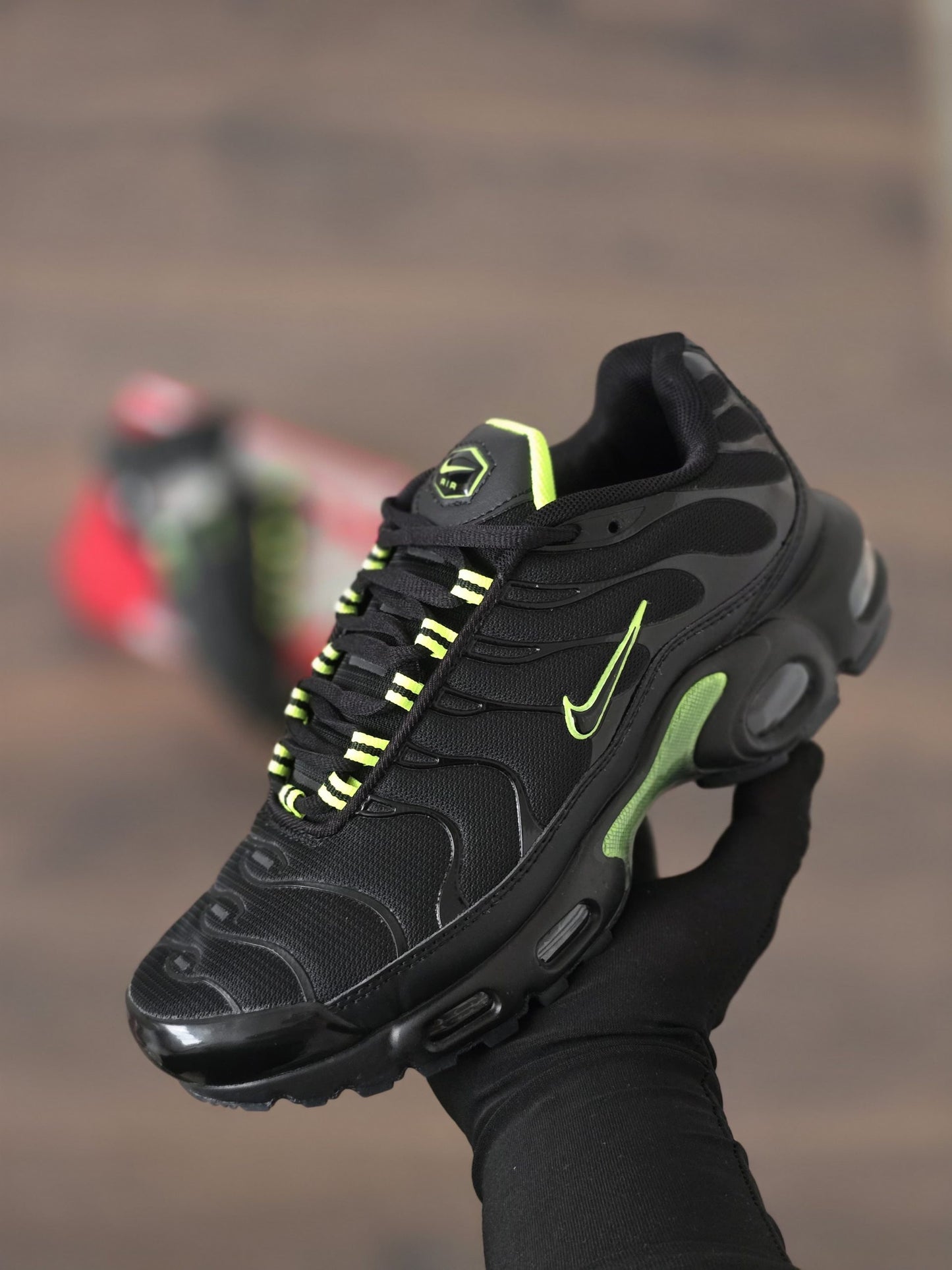 Nike TN Negro Logo Verde