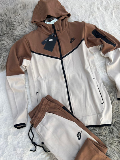 Chandal Nike Tech Fleece Marron Gris