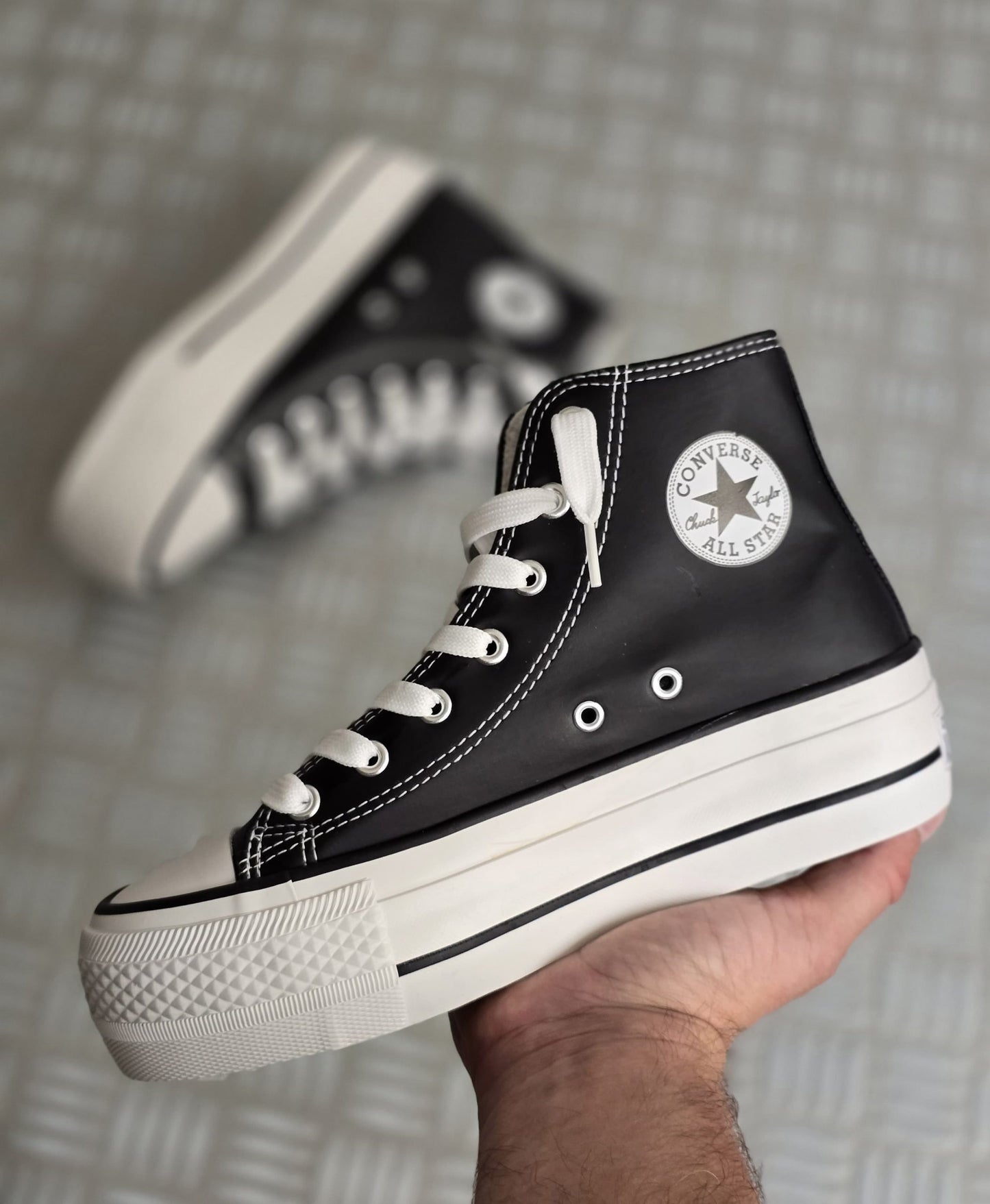 Converse Bota Negra Costura Blanca Polipiel