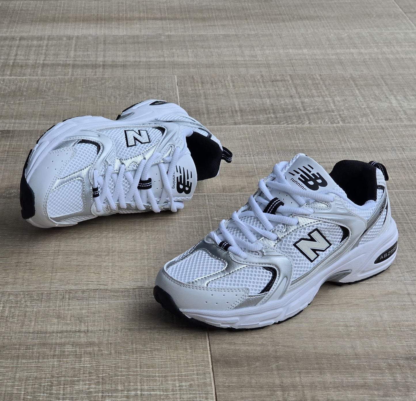 New Balance 530 Blanco Negro