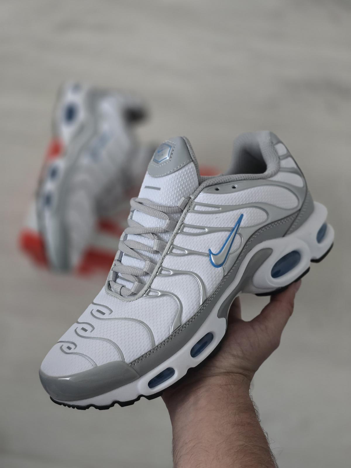 Nike TN Blanca Gris Logo Azul