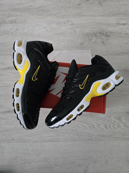 Nike TN Negro Logo Amarillo