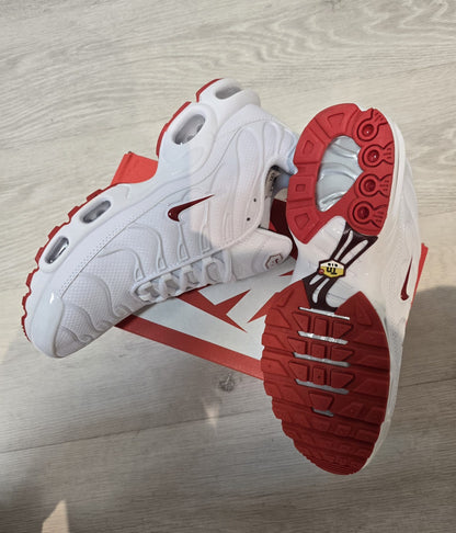 Nike TN Blanco Logo Rojo