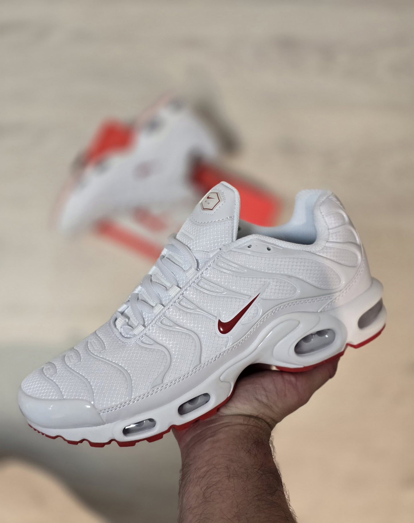 Nike TN Blanco Logo Rojo