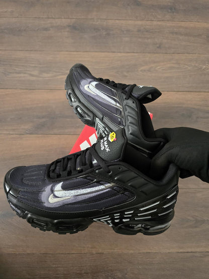 Nike TN Plus Negro 3 Logotipos