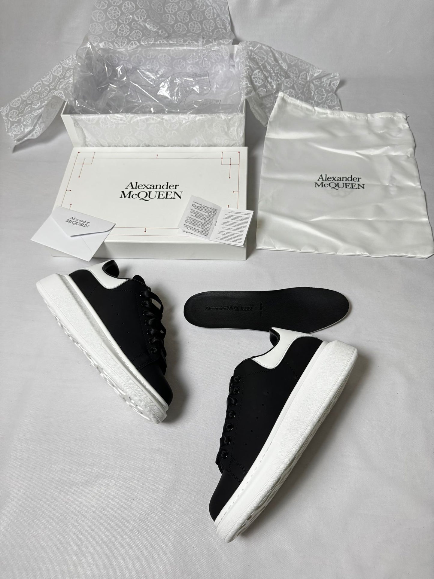 Alexander Mcqueen Negro Talon Blanco