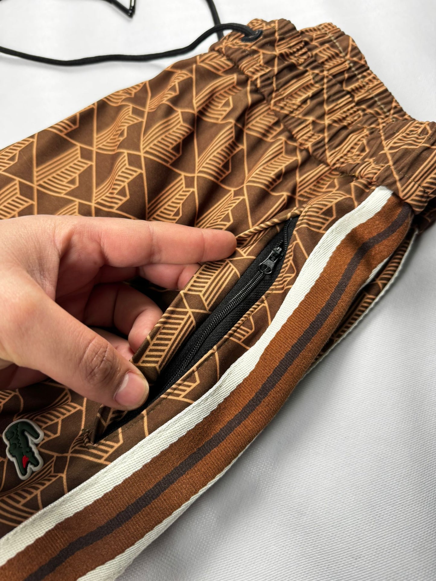 Chandal Lacoste Monograma Marron