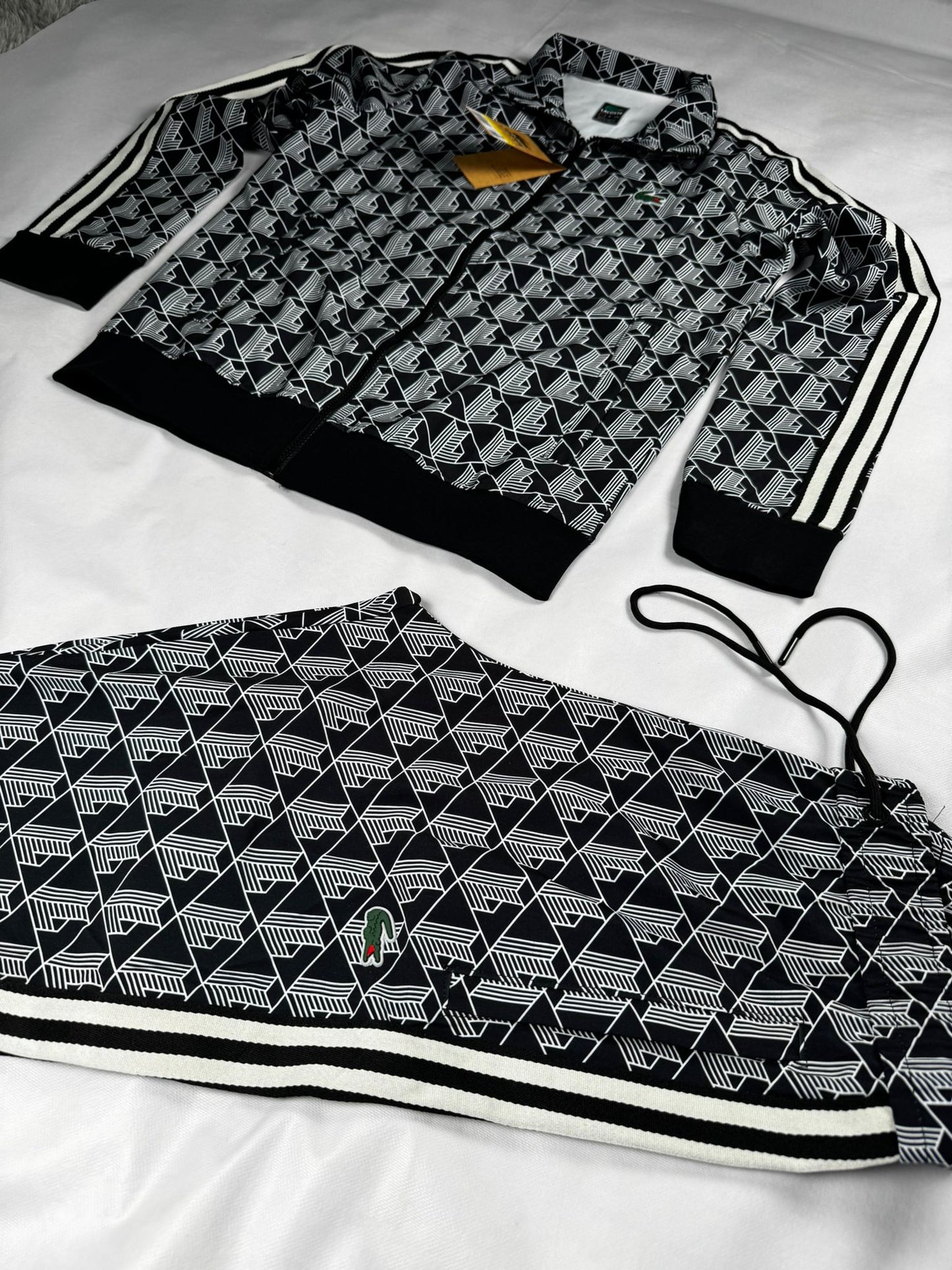 Chandal Lacoste Monograma Negro