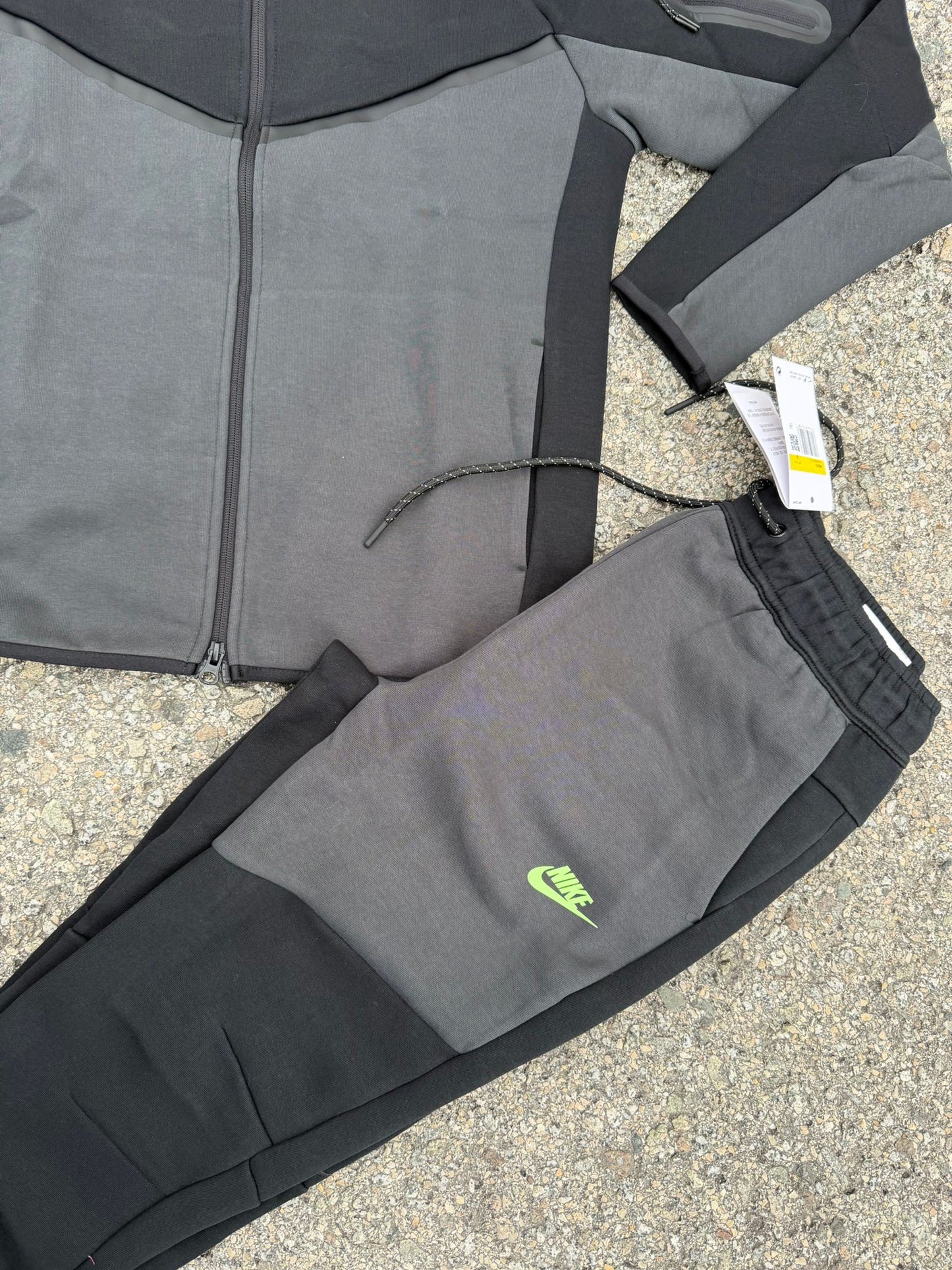 Chandal Nike Tech Retro Negro Gris