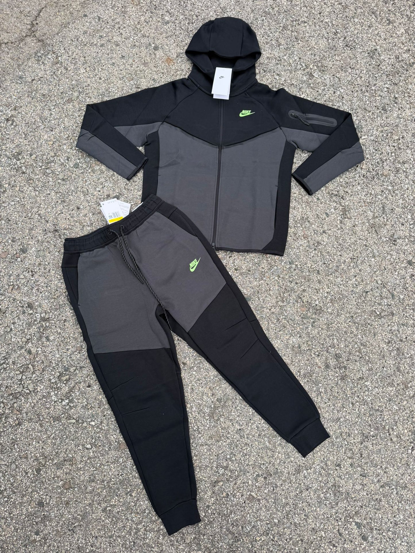 Chandal Nike Tech Retro Negro Gris
