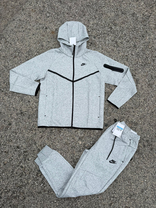 Nike Tech Fleece Gris