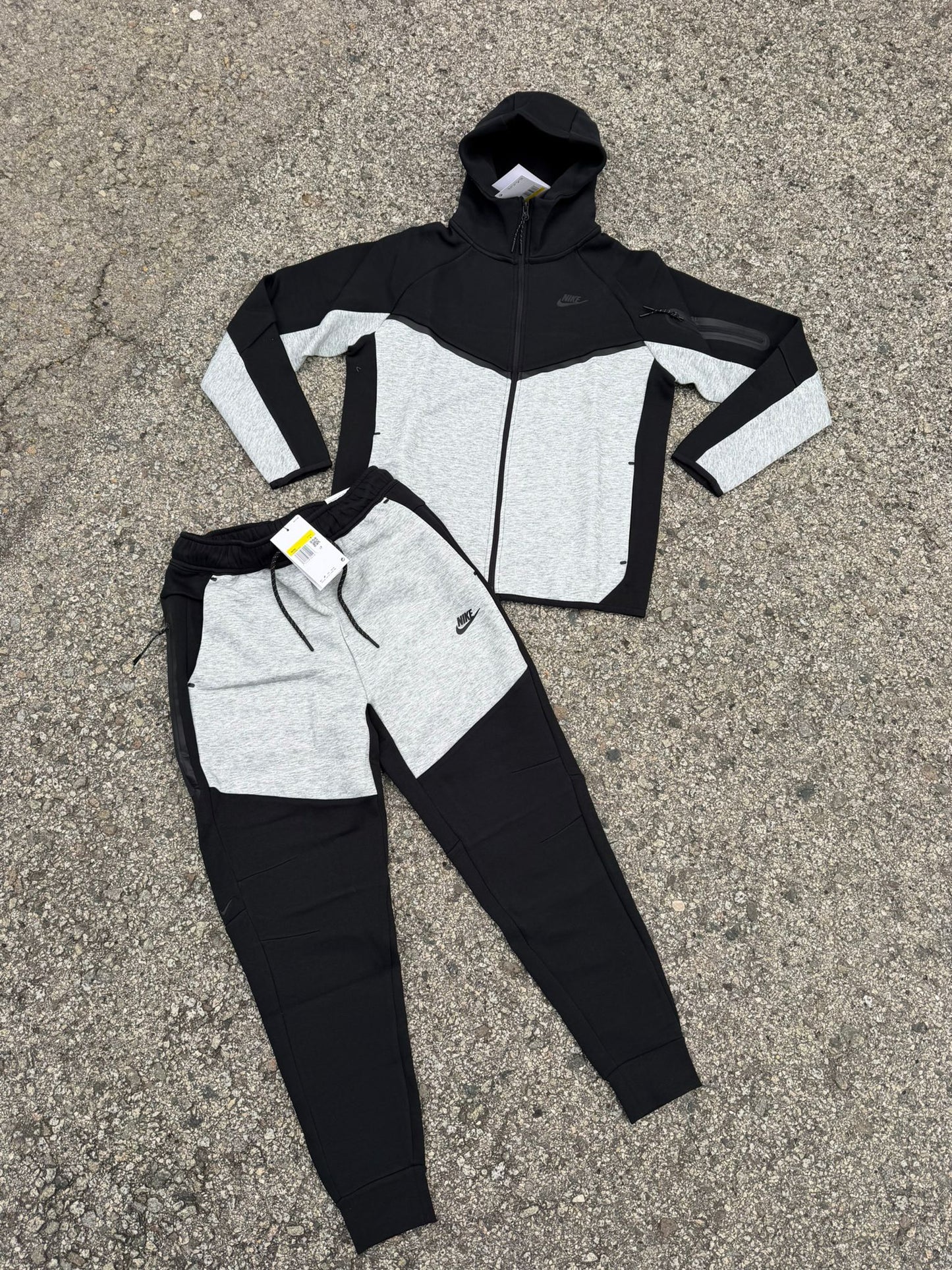 Chandal Nike Tech Retro Negro Gris Claro